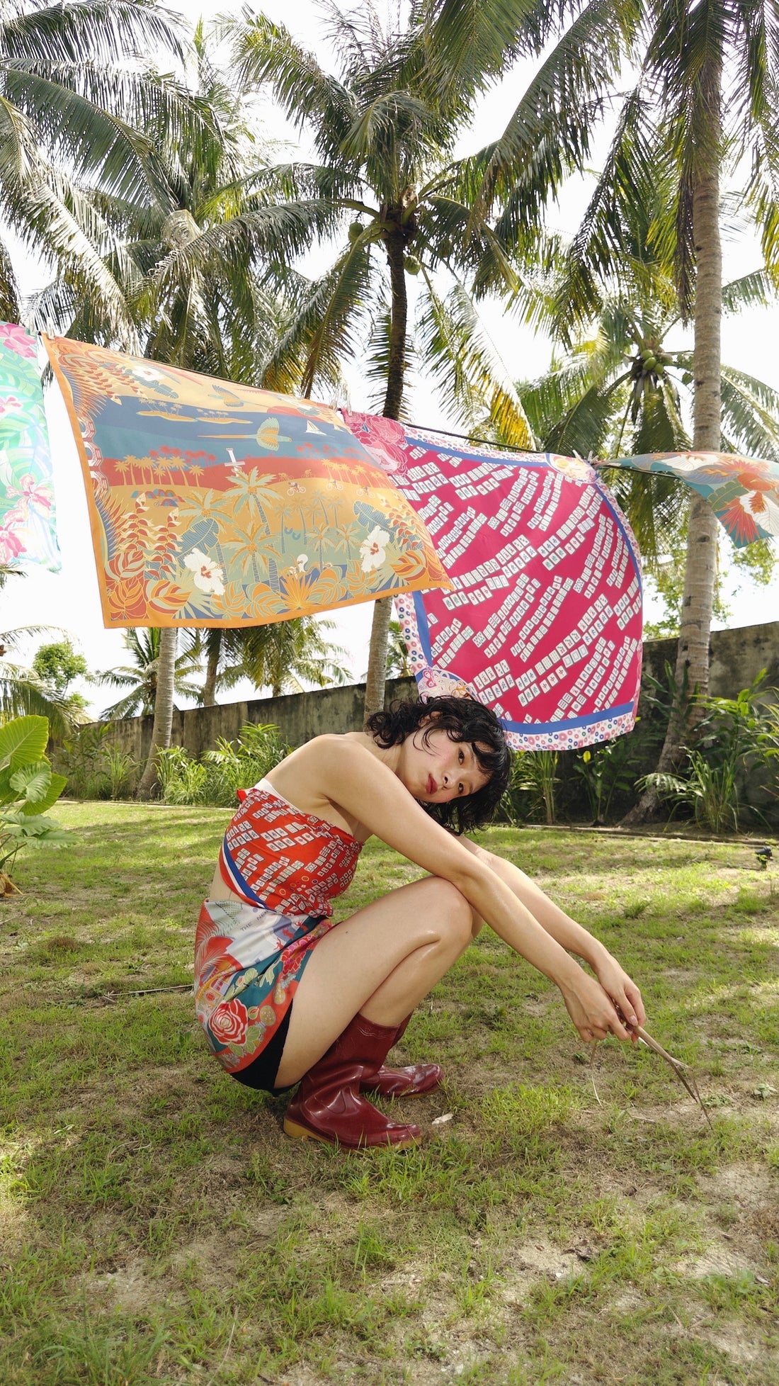 One Piece, Endless Looks: The Jetsetter’s Guide to Silk Scarves