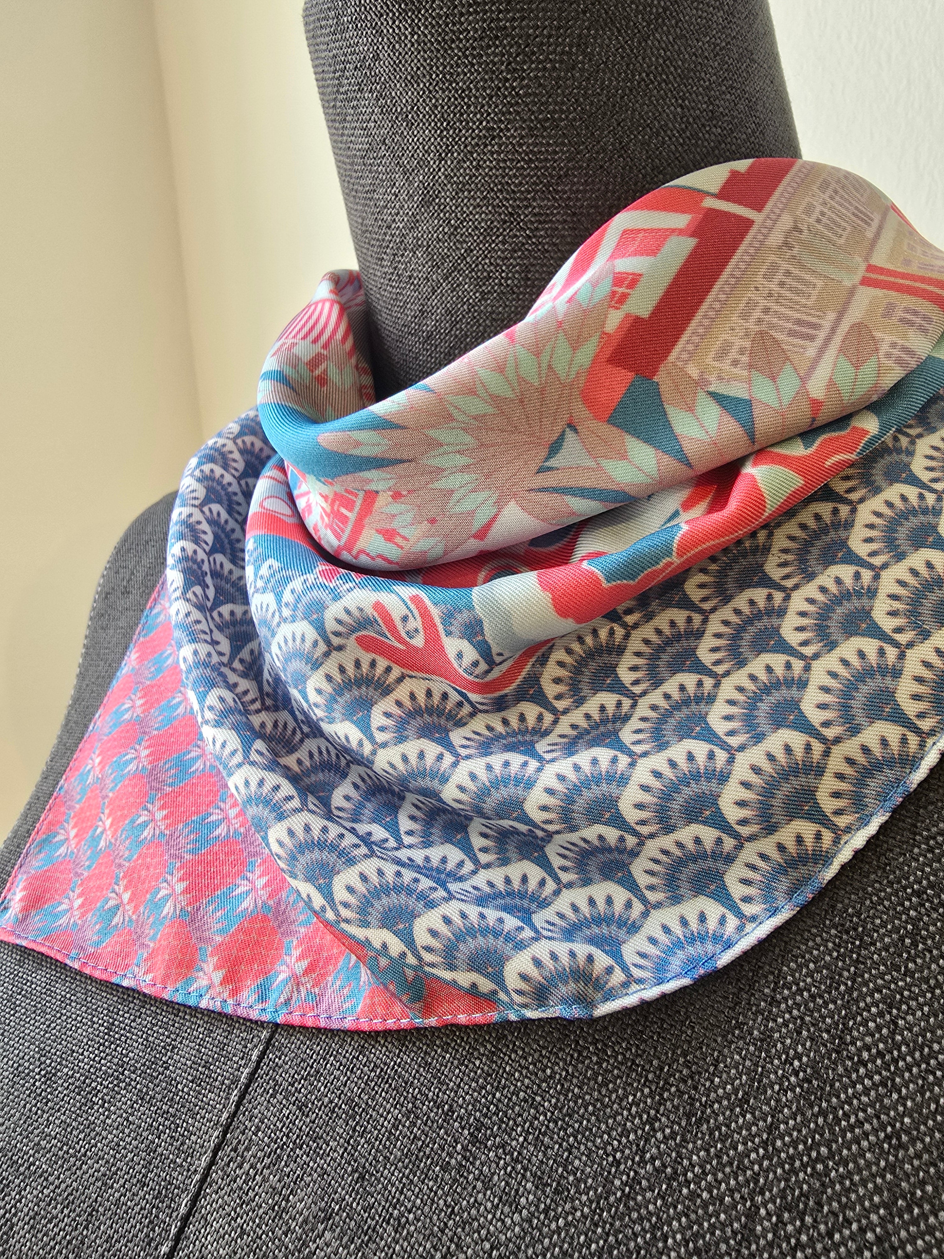 Tanjong Pagar Petite Re-Thread Scarf