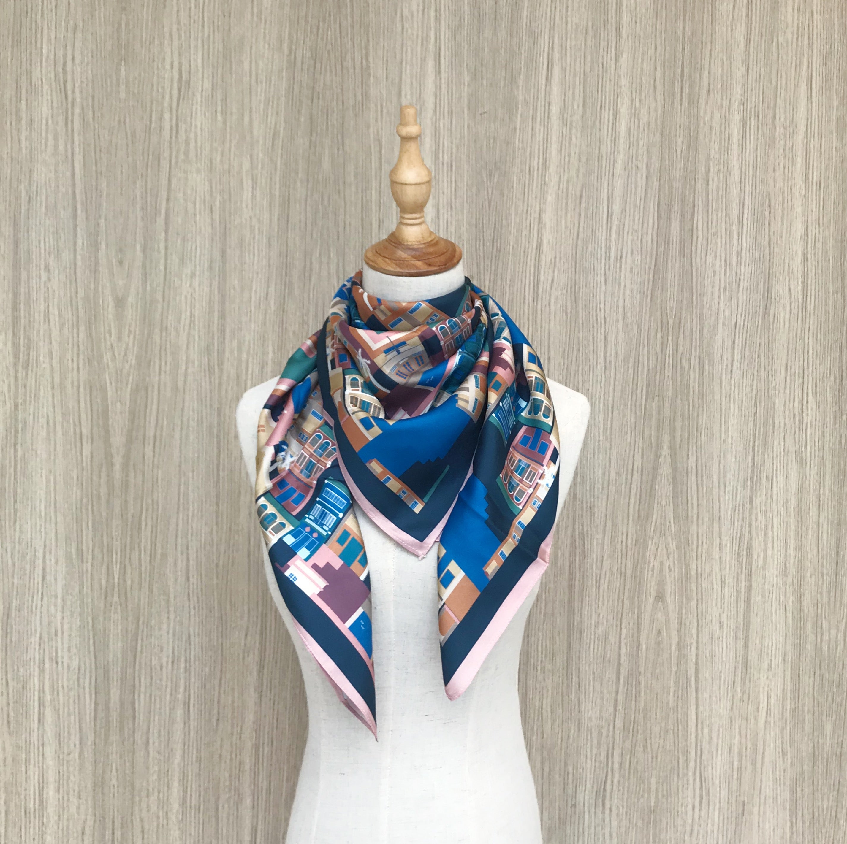 トップス YOSHUYUKI Silk Scarf Patterned Satin Top Shophouses of Singapore Silk Scarf – BINARY STYLE